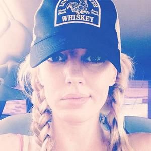 Meet your Posher, Cassi